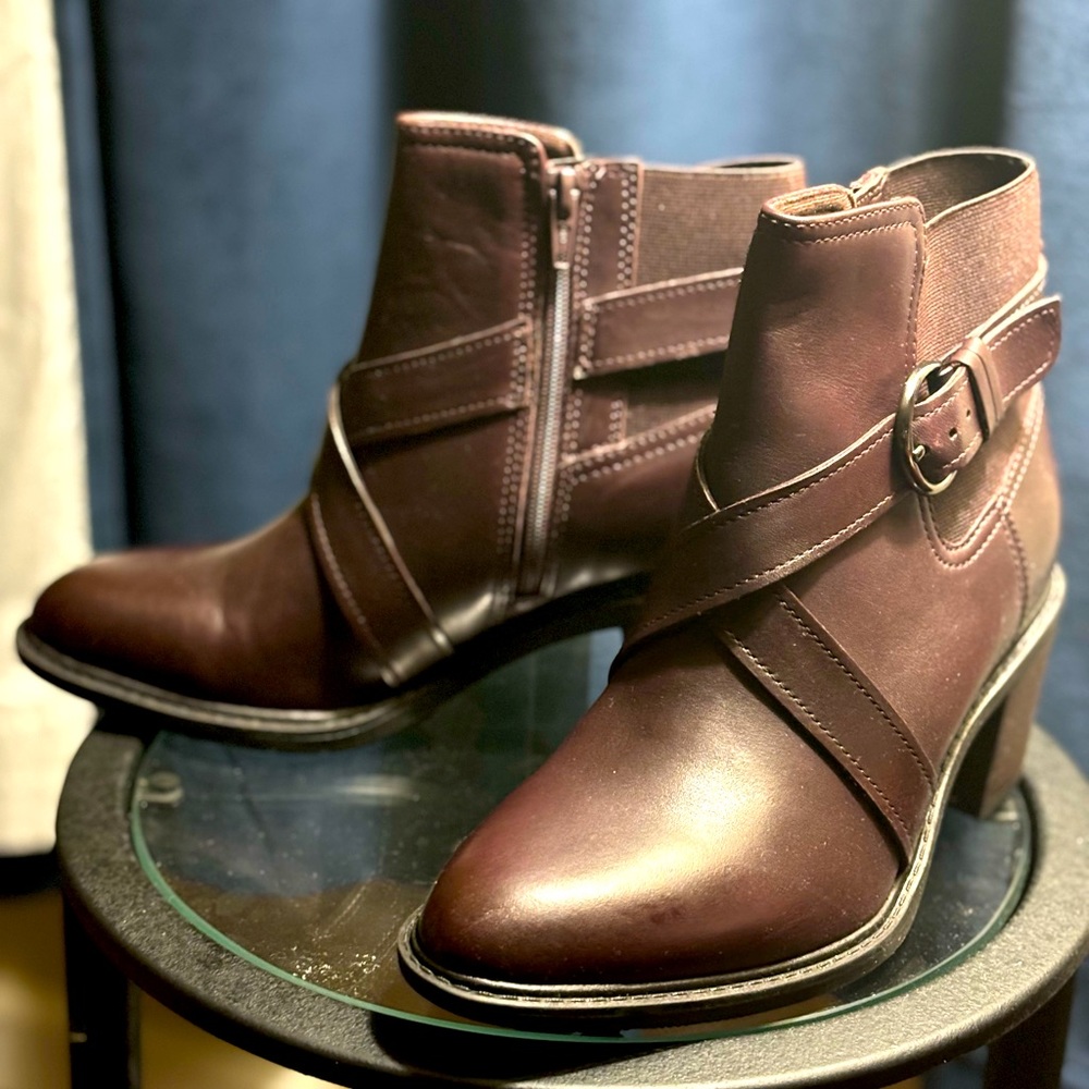 Clarks - real leather - Burgundy Boots.  New with tags on it.